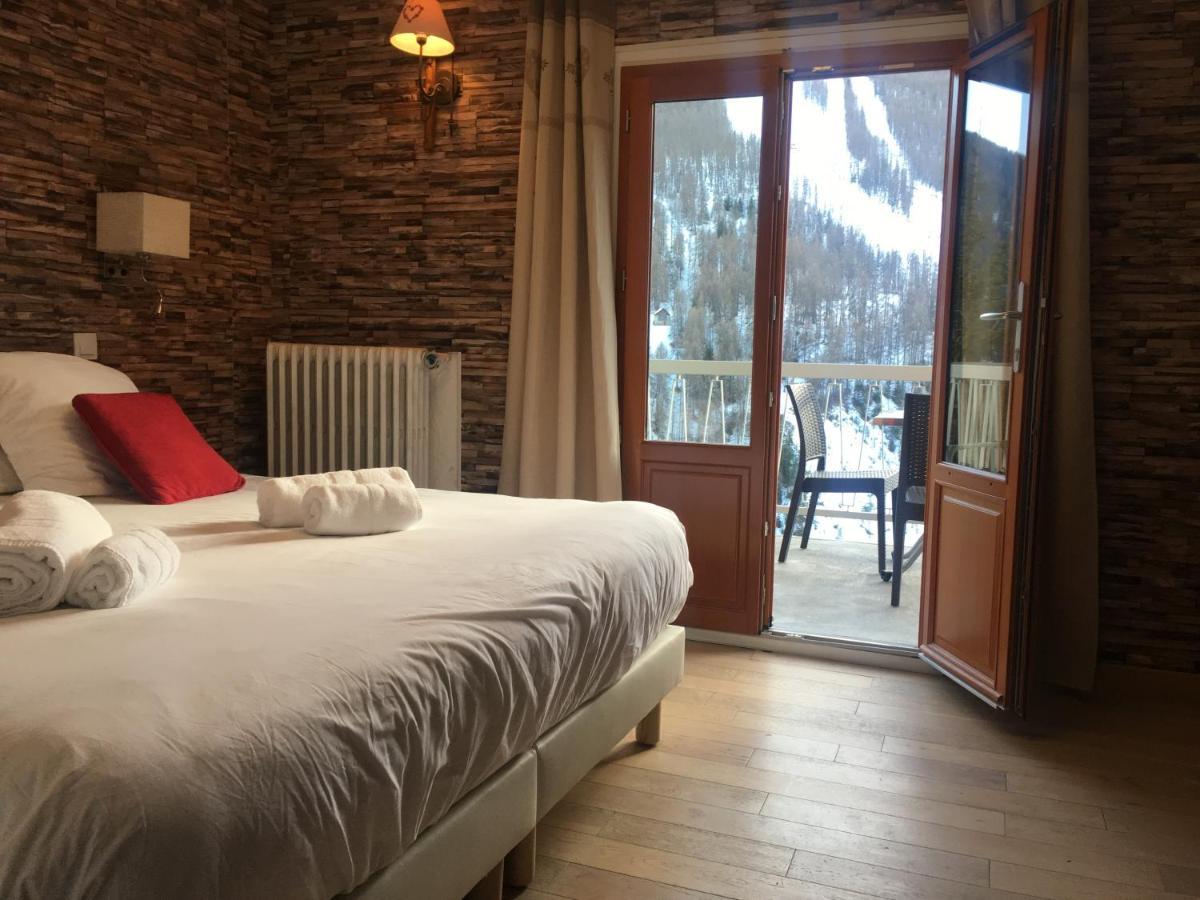 Hotel Chastellares أورو المظهر الخارجي الصورة